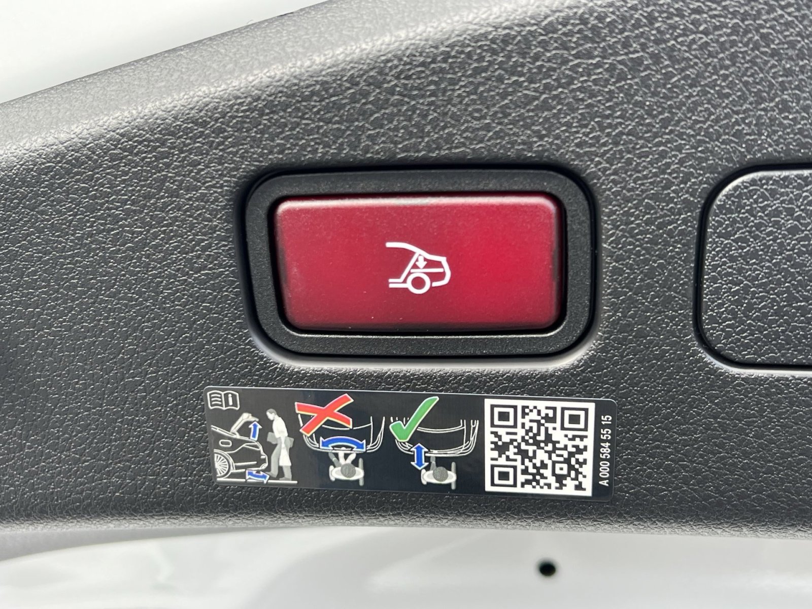 New 2026 Mercedes-Benz CLE 53 AMG 4MATIC Cabriolet image 25