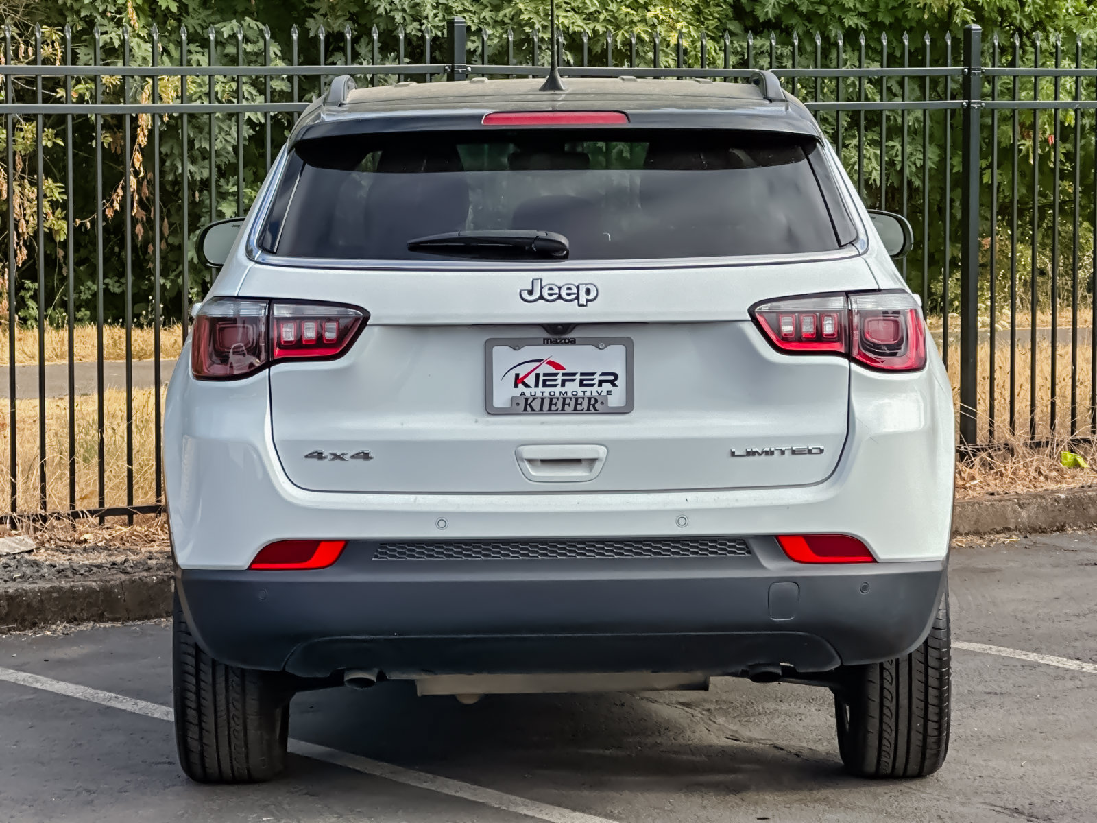 Used 2025 Jeep Compass Limited AWD/4WD image 4