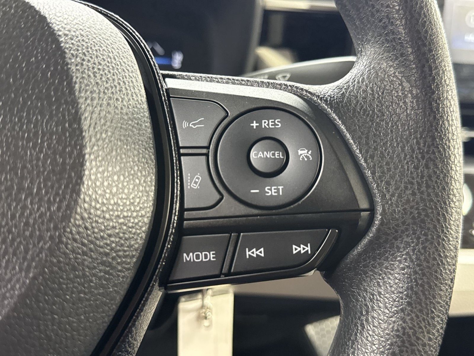 Used 2020 Toyota Corolla L FWD image 44