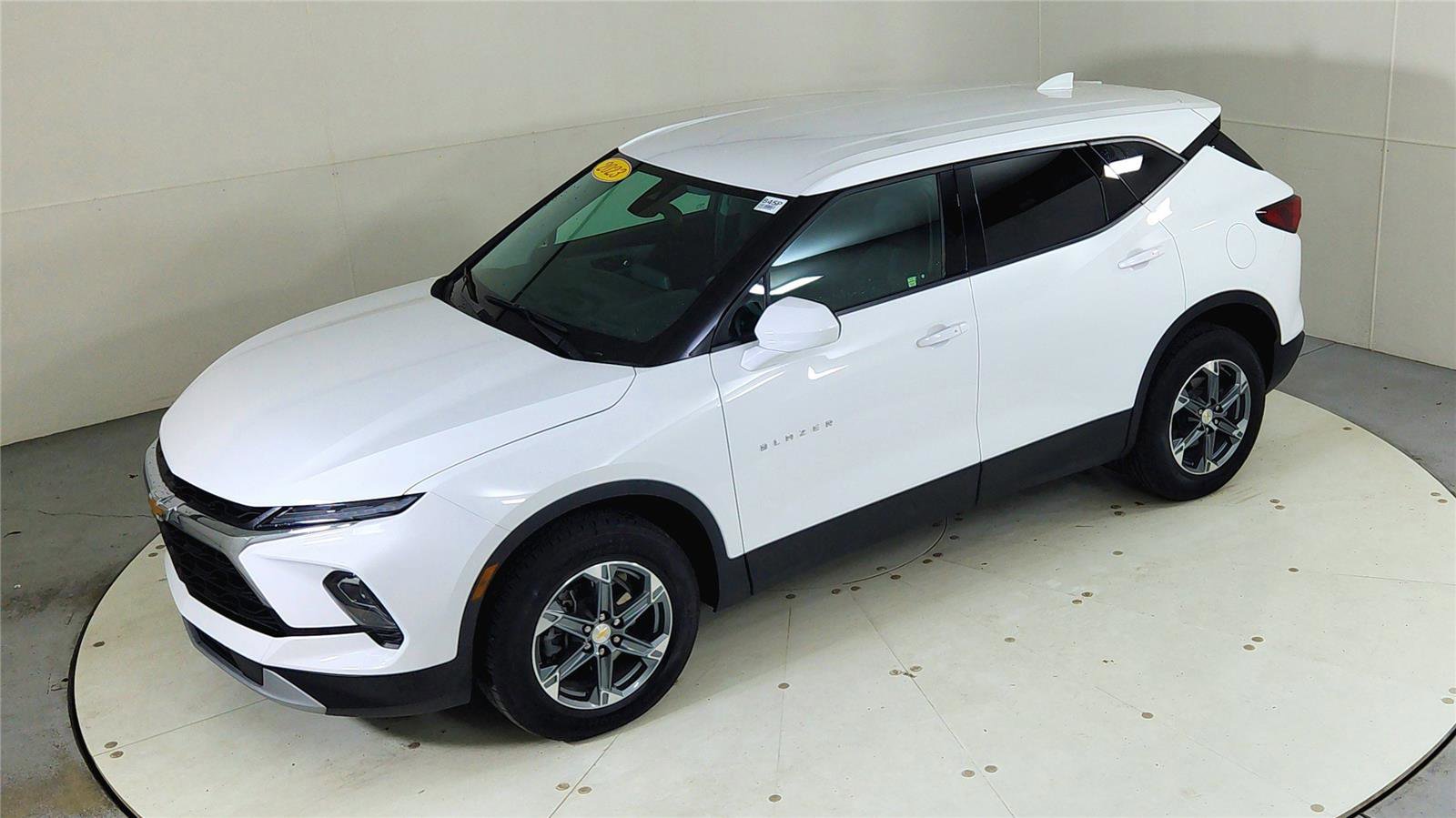 Used 2023 Chevrolet Blazer LT image 18