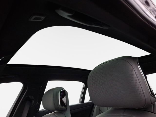 New 2026 BMW 750e xDrive w/ Executive Package image 12