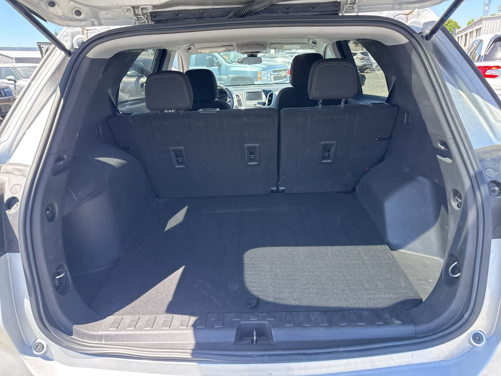 Used 2022 Chevrolet Equinox LS w/ LPO, Floor Liner Package AWD/4WD image 15
