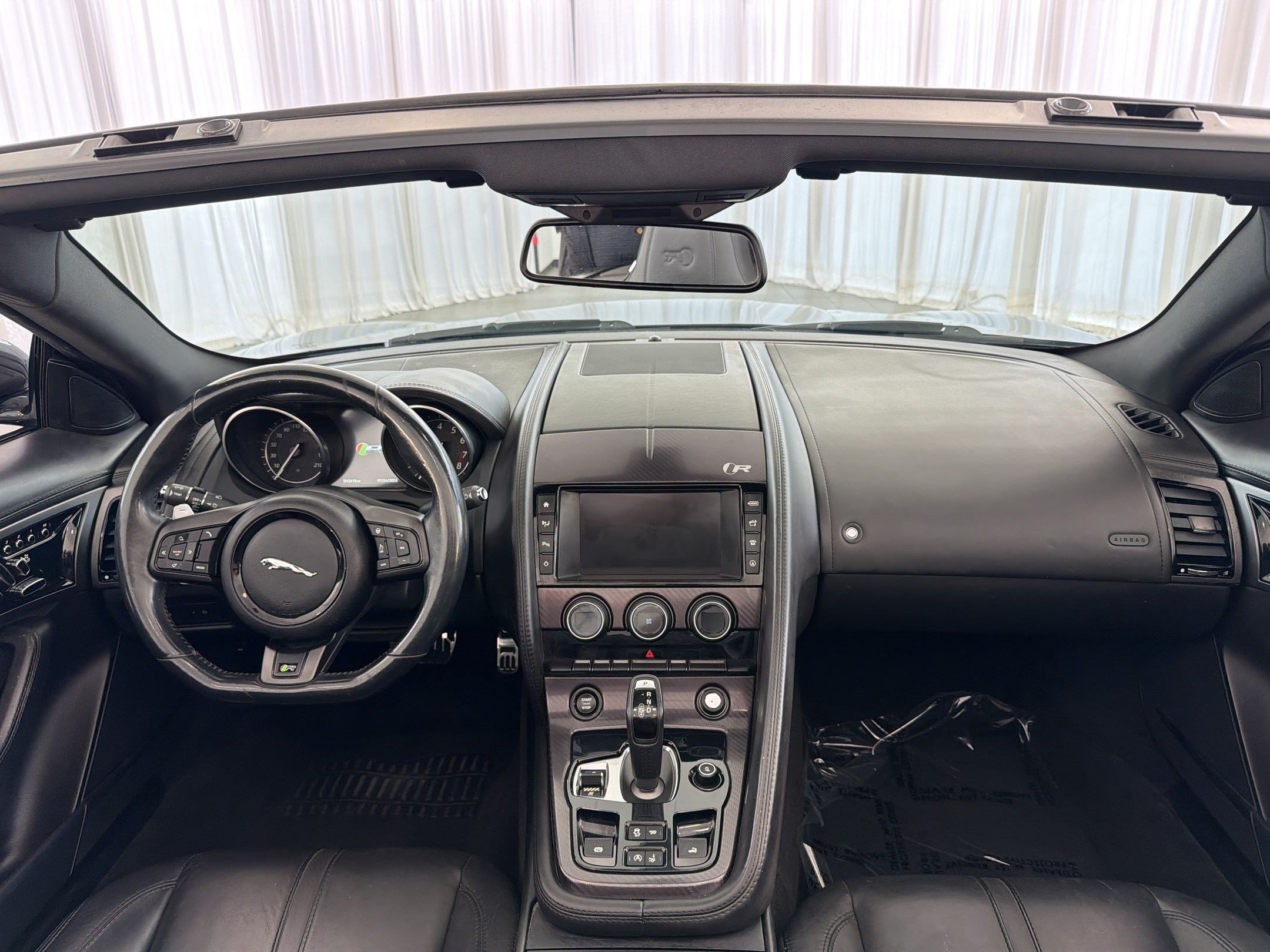 Used 2016 Jaguar F-TYPE R AWD/4WD image 17