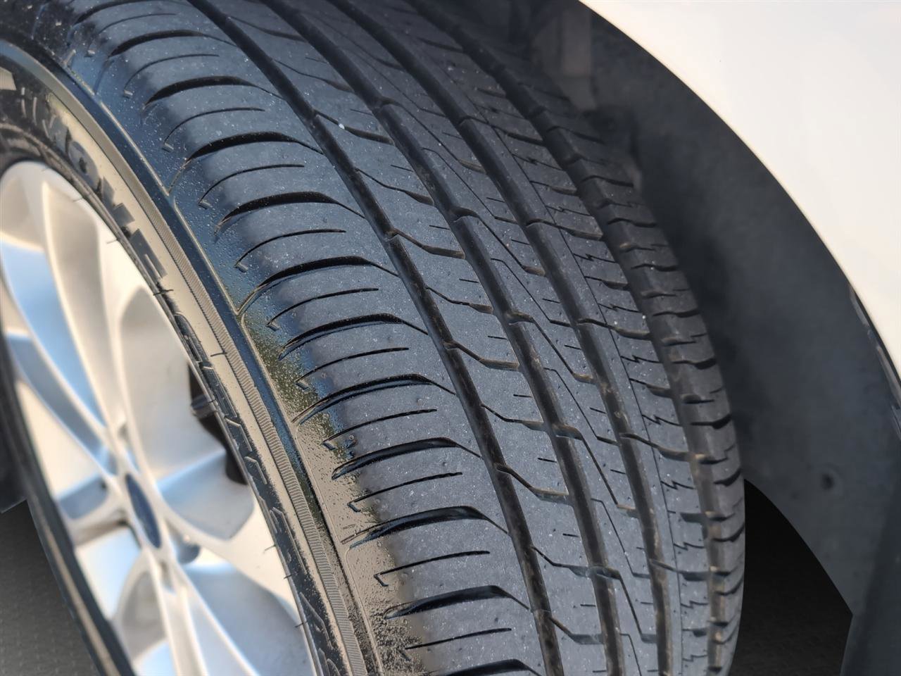 Used 2020 Ford Fusion SE FWD image 20