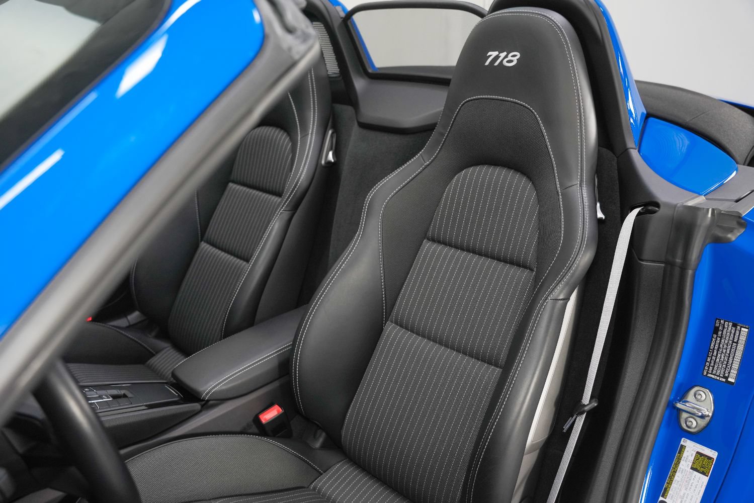 Used 2022 Porsche 718 Boxster RWD image 38