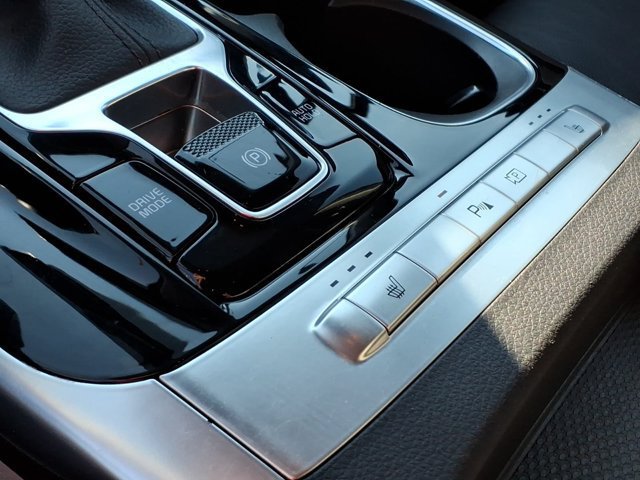 Used 2023 Kia Carnival EX FWD image 17