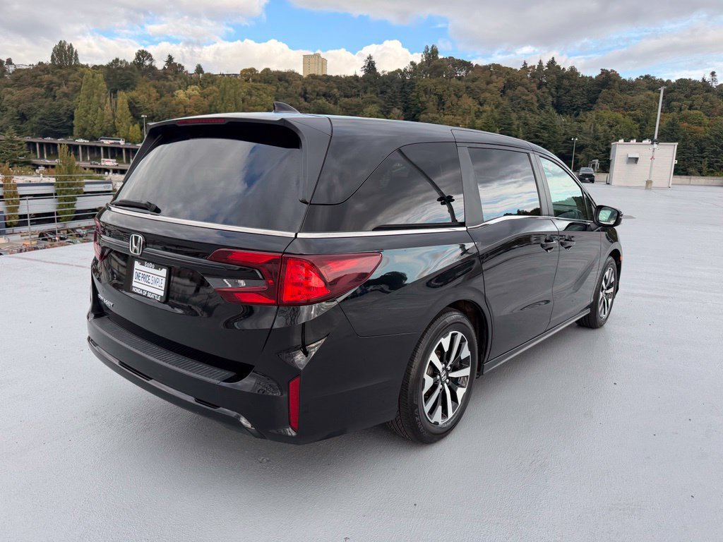 Used 2025 Honda Odyssey EX-L image 3