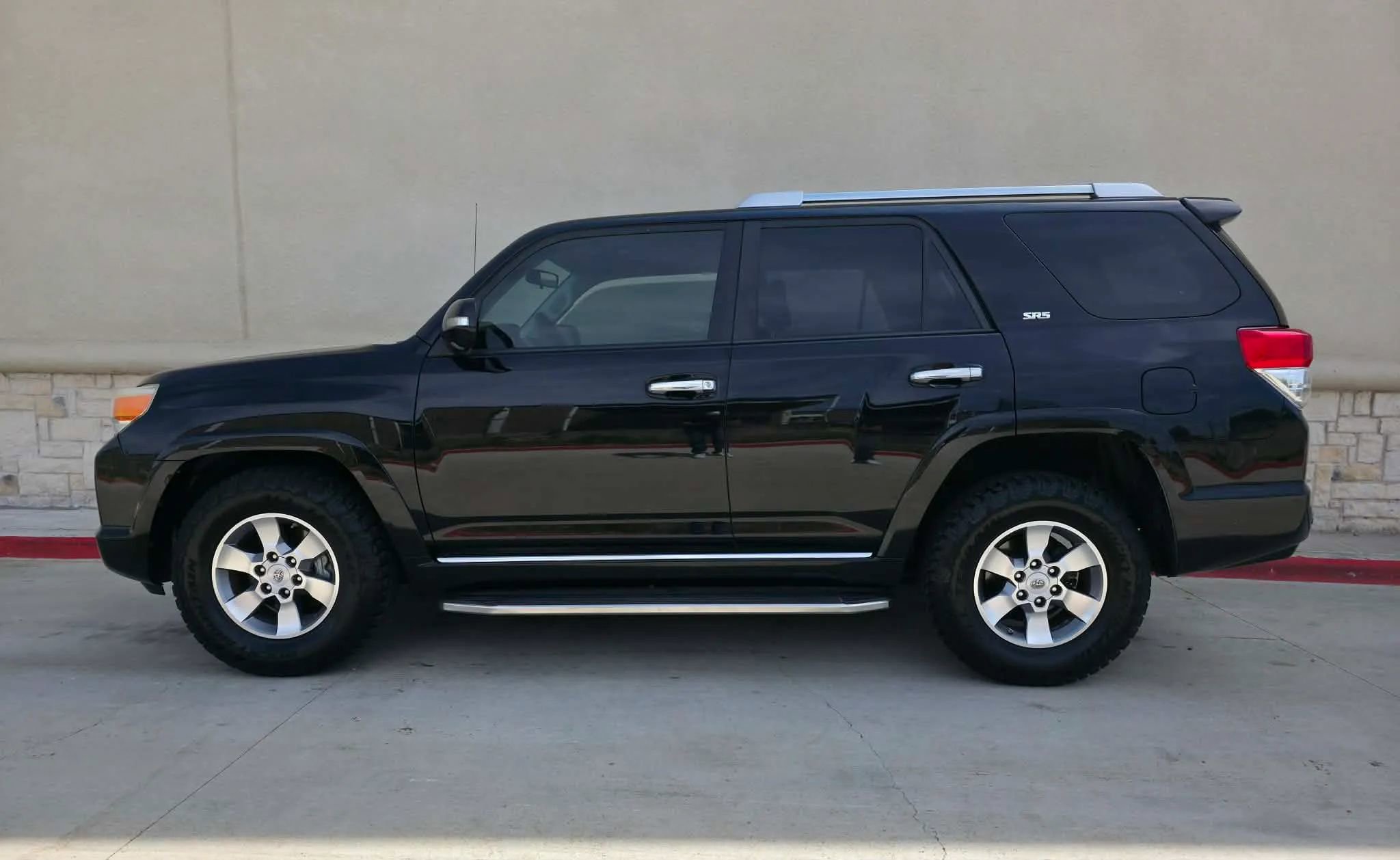 Used 2012 Toyota 4Runner SR5 image 6
