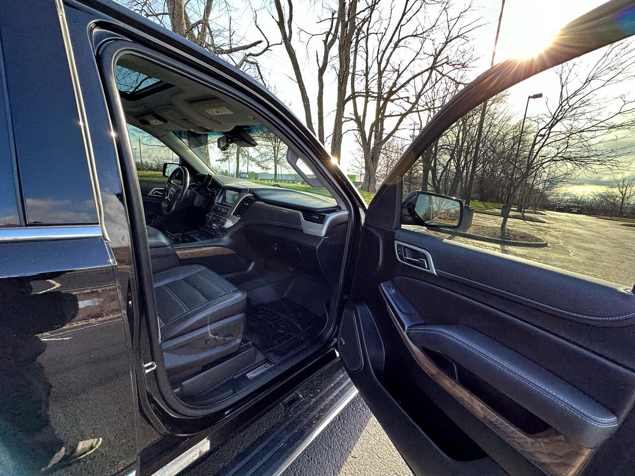 Used 2019 GMC Yukon Denali w/ Open Road Package image 13