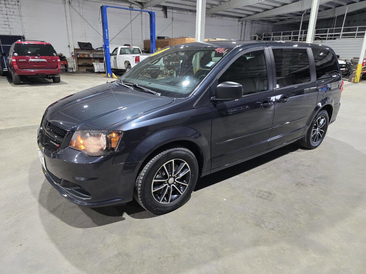 Used 2014 Dodge Grand Caravan SE w/ Quick Order Package 29E SE