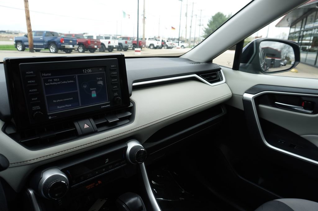 Used 2022 Toyota RAV4 XLE image 18