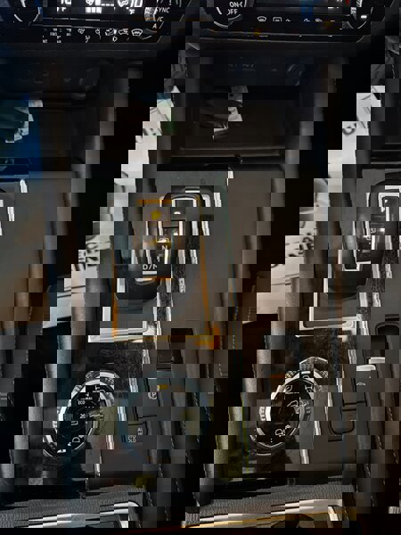 Used 2024 Mitsubishi Outlander SE Black Edition image 19