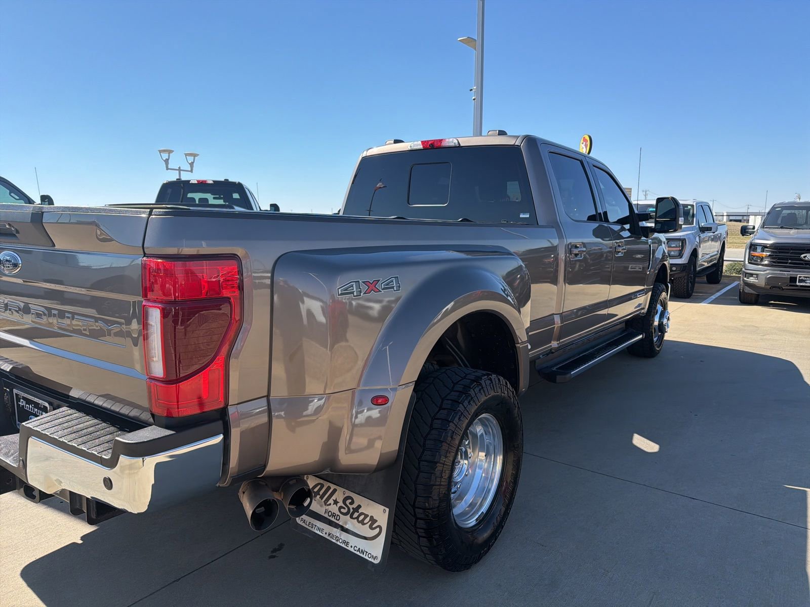 Used 2022 Ford F350 Lariat w/ Lariat Ultimate Package image 6