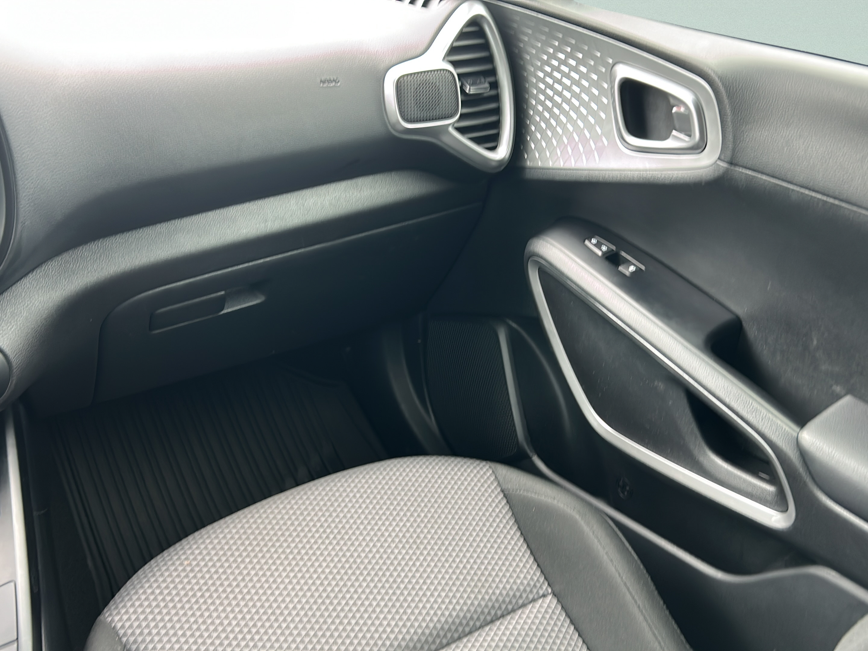Certified 2023 Kia Soul LX FWD image 14
