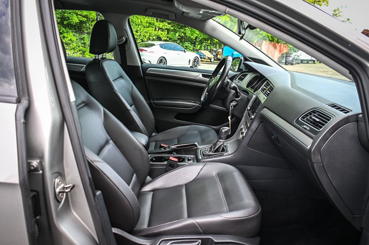 Used 2015 Volkswagen Golf SE FWD image 17