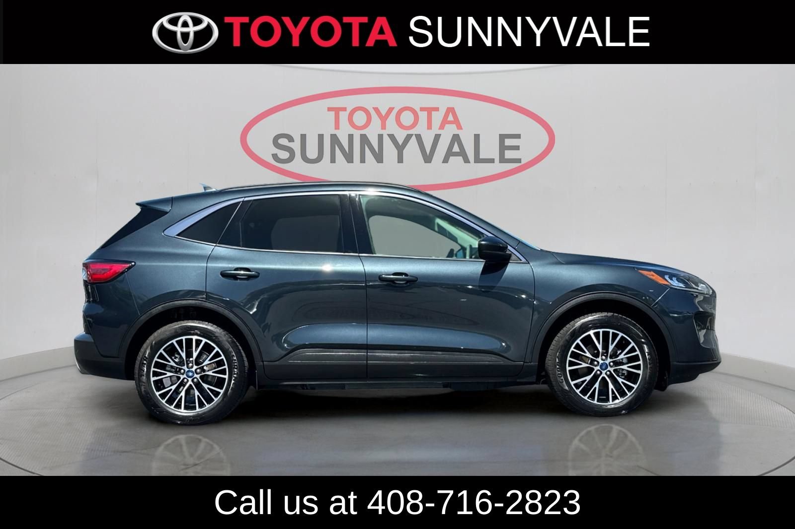 Used 2022 Ford Escape SEL w/ Technology Package FWD image 9