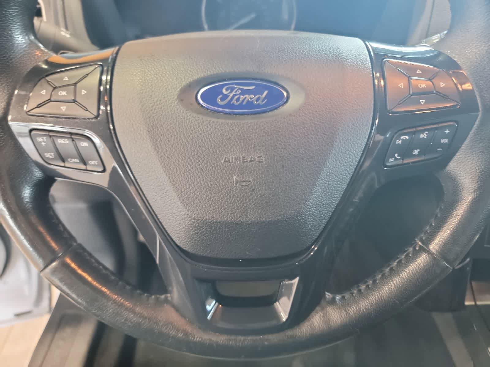 Used 2017 Ford Explorer XLT w/ Equipment Group 202A AWD/4WD image 14