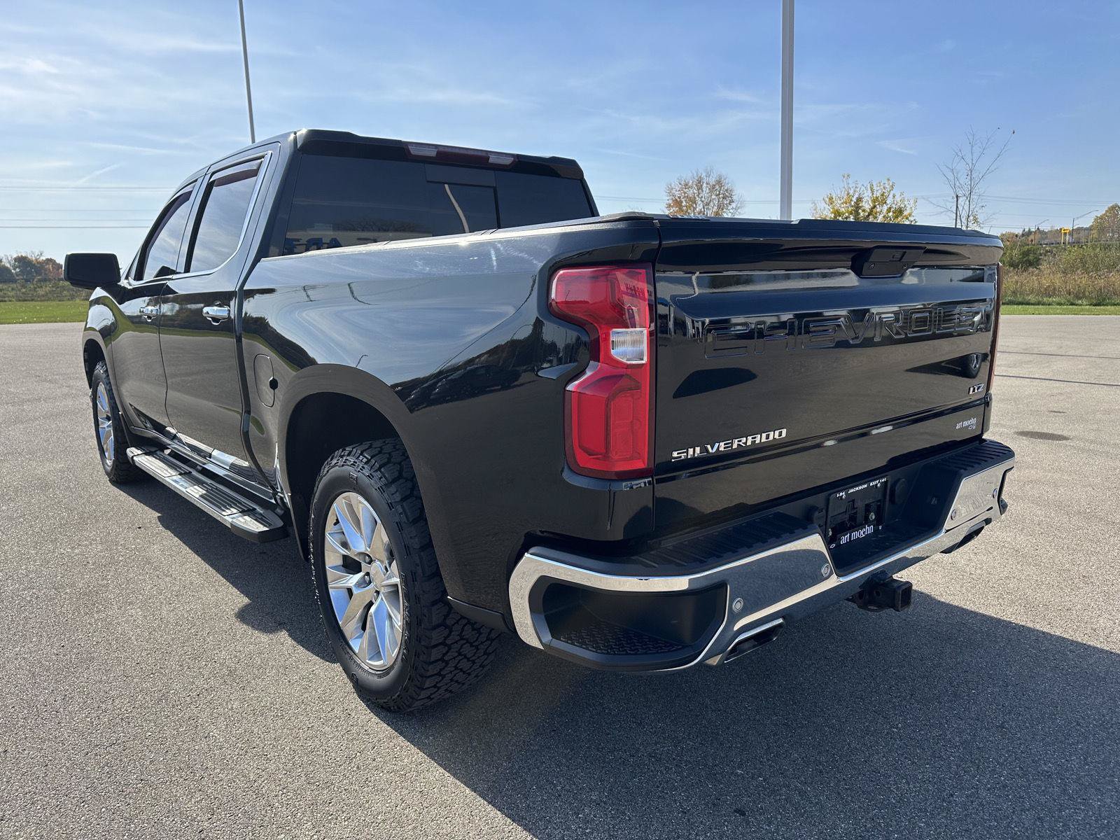 Used 2020 Chevrolet Silverado 1500 LTZ w/ LTZ Premium Package AWD/4WD image 3