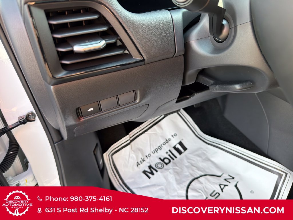 New 2026 Nissan Sentra SR FWD image 14
