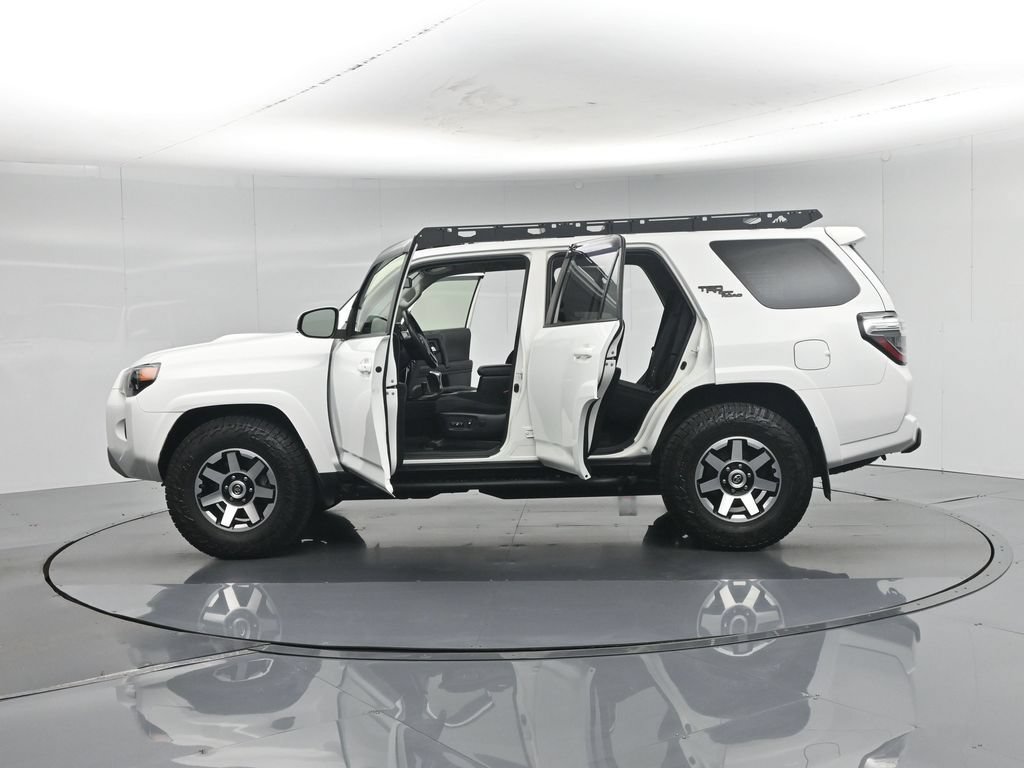 Used 2022 Toyota 4Runner TRD Off-Road AWD/4WD image 38