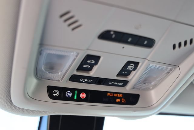 Used 2022 GMC Terrain SLT w/ LPO, Cargo Package FWD image 26