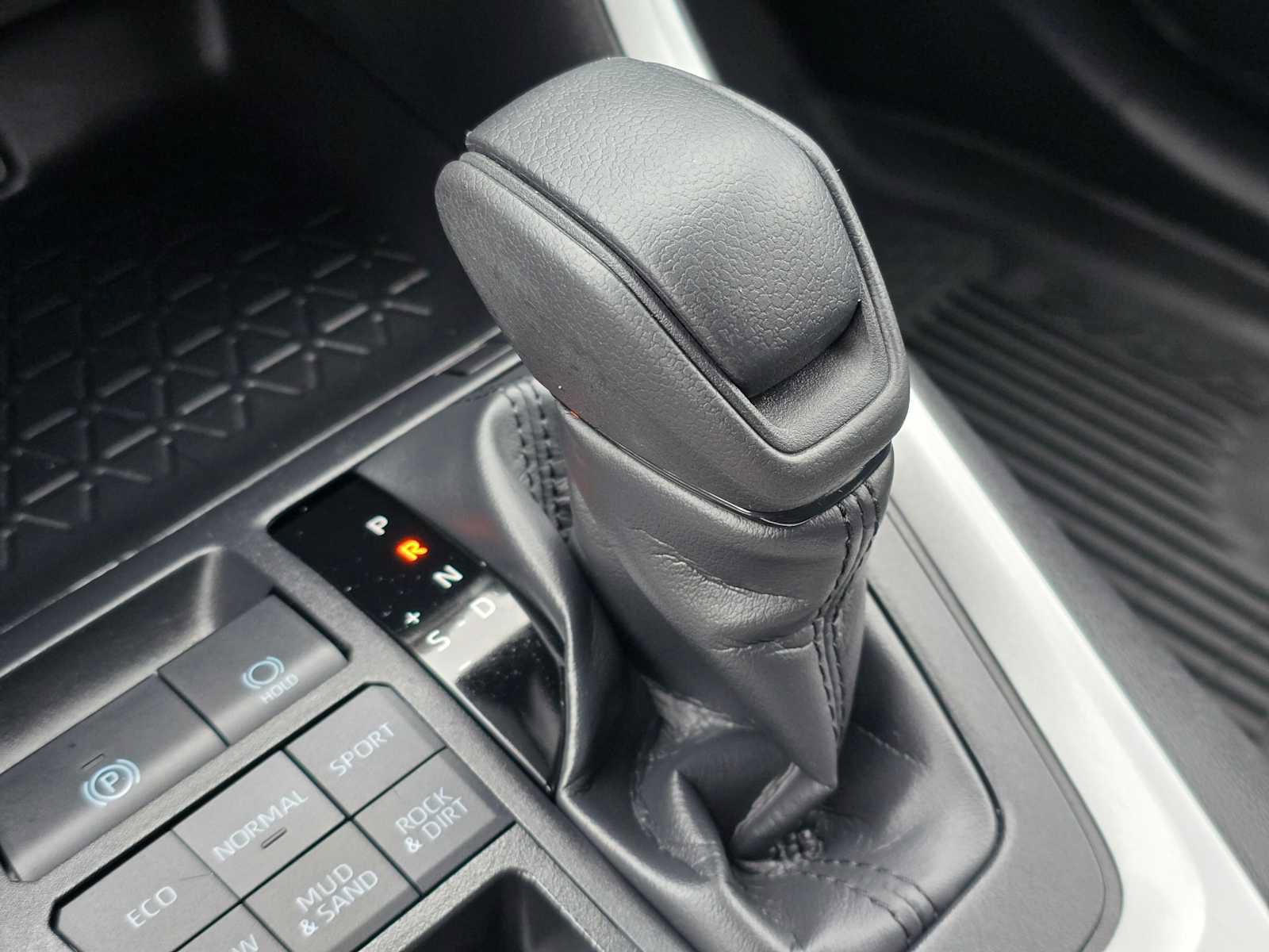 Certified 2025 Toyota RAV4 LE image 36