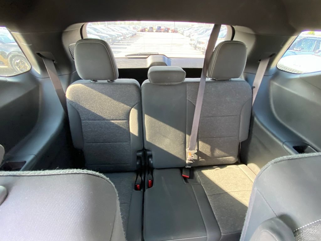 Used 2024 Chevrolet Traverse LT FWD image 27