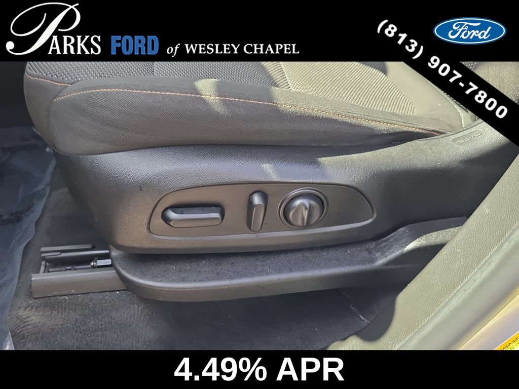 Used 2019 Chevrolet Traverse LT FWD image 19