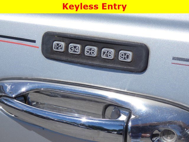 Used 2001 Lincoln Town Car Cartier image 14