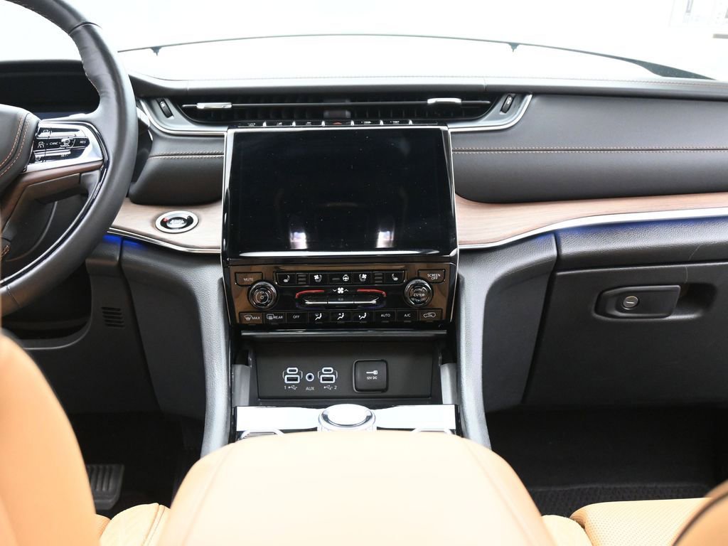 Used 2024 Jeep Grand Cherokee L Summit w/ Advanced Protech Group IV image 27