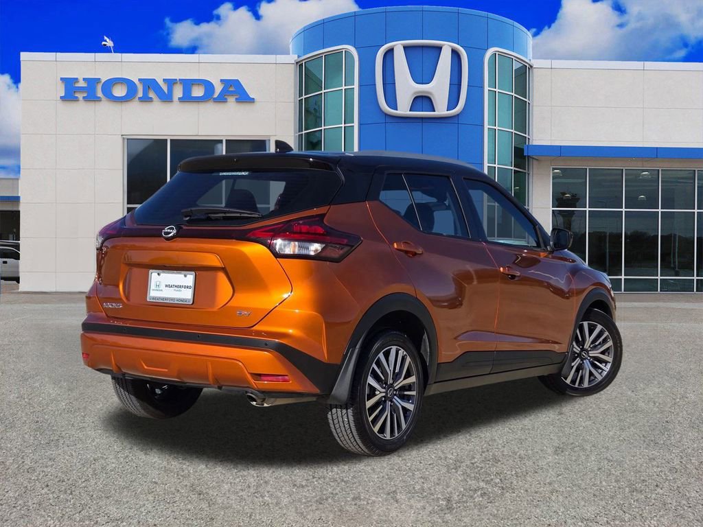 Used 2024 Nissan Kicks SV image 3