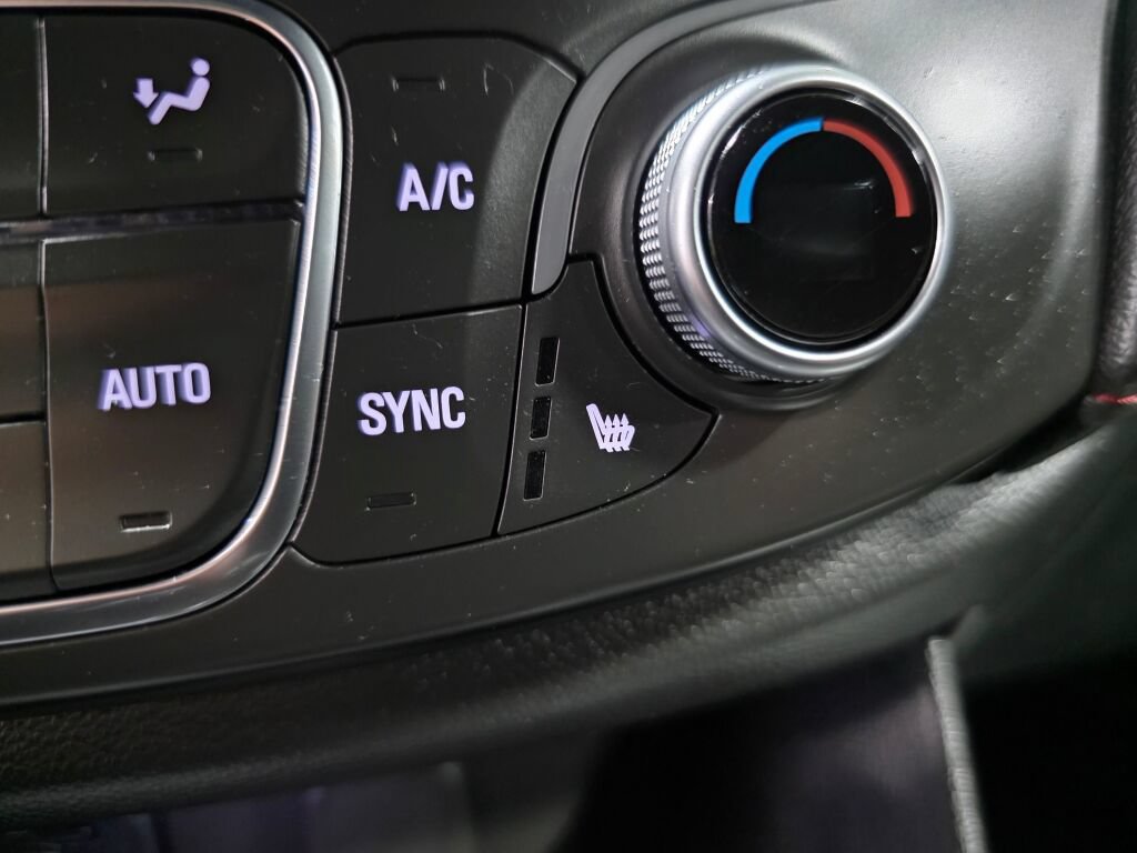 Used 2023 Chevrolet Traverse RS AWD/4WD image 18