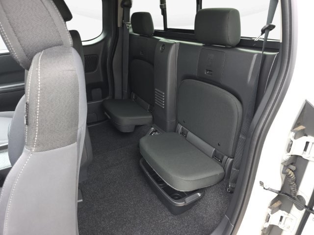 Used 2025 Nissan Frontier SV RWD image 14