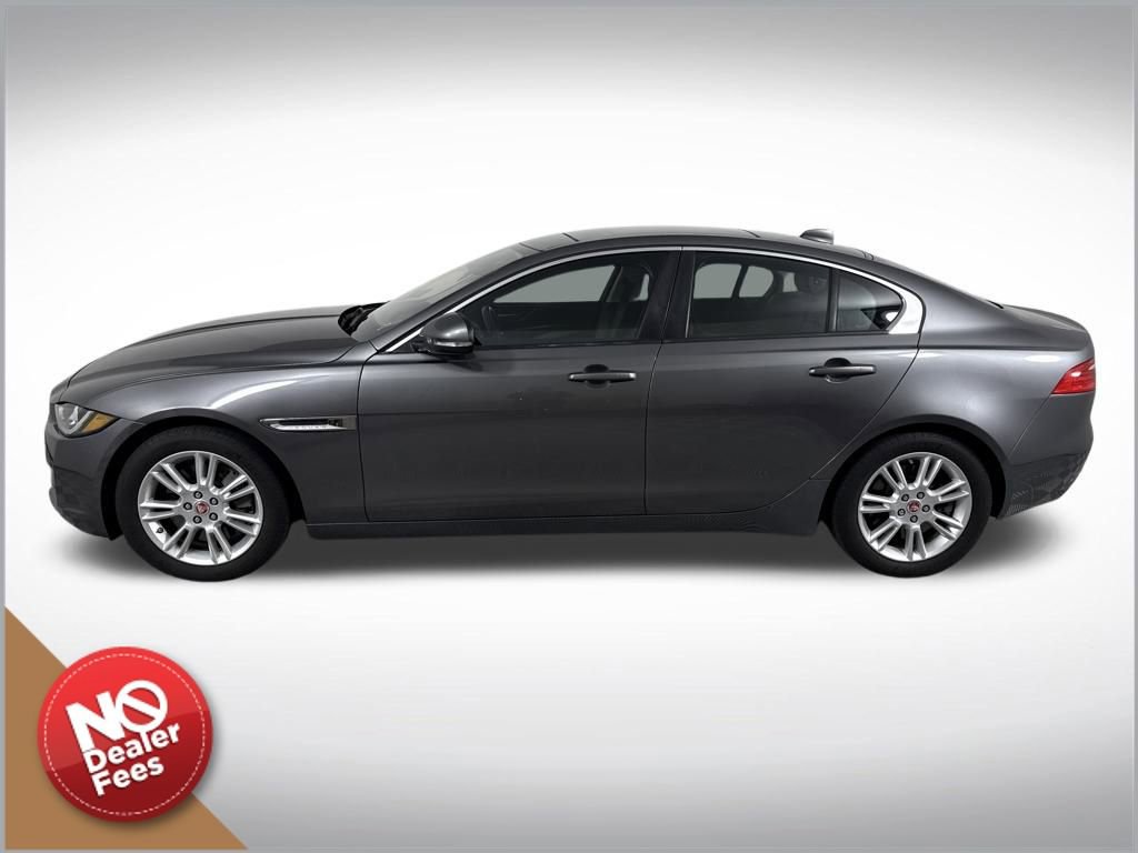 Used 2017 Jaguar XE Premium image 6