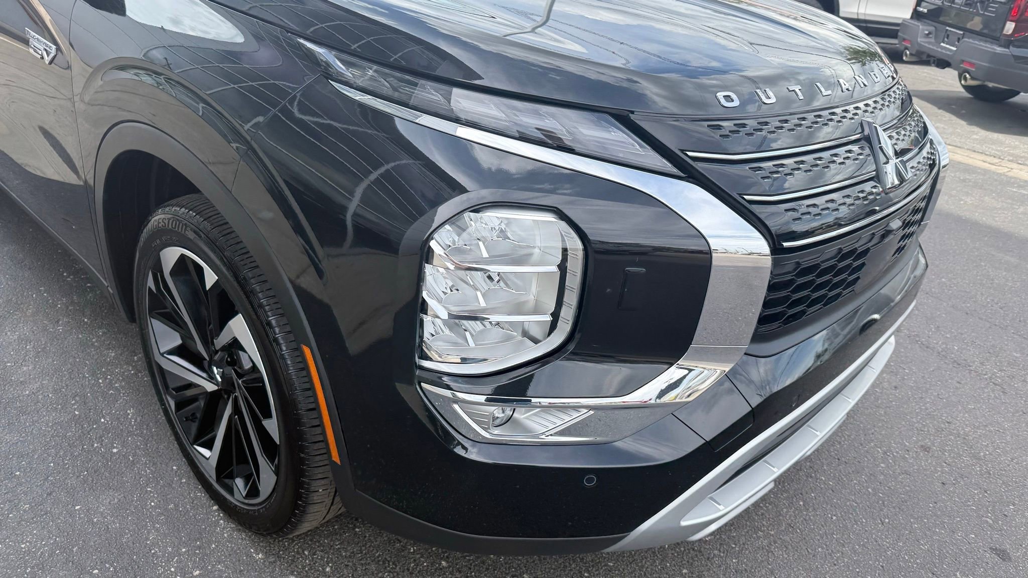 Used 2024 Mitsubishi Outlander SE image 15