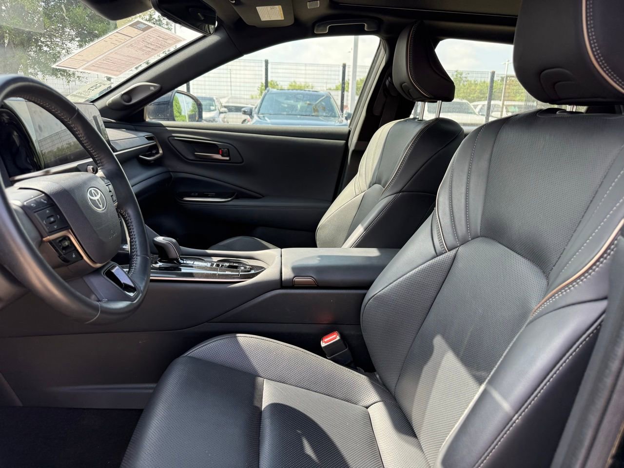 Used 2024 Toyota Crown Limited image 9