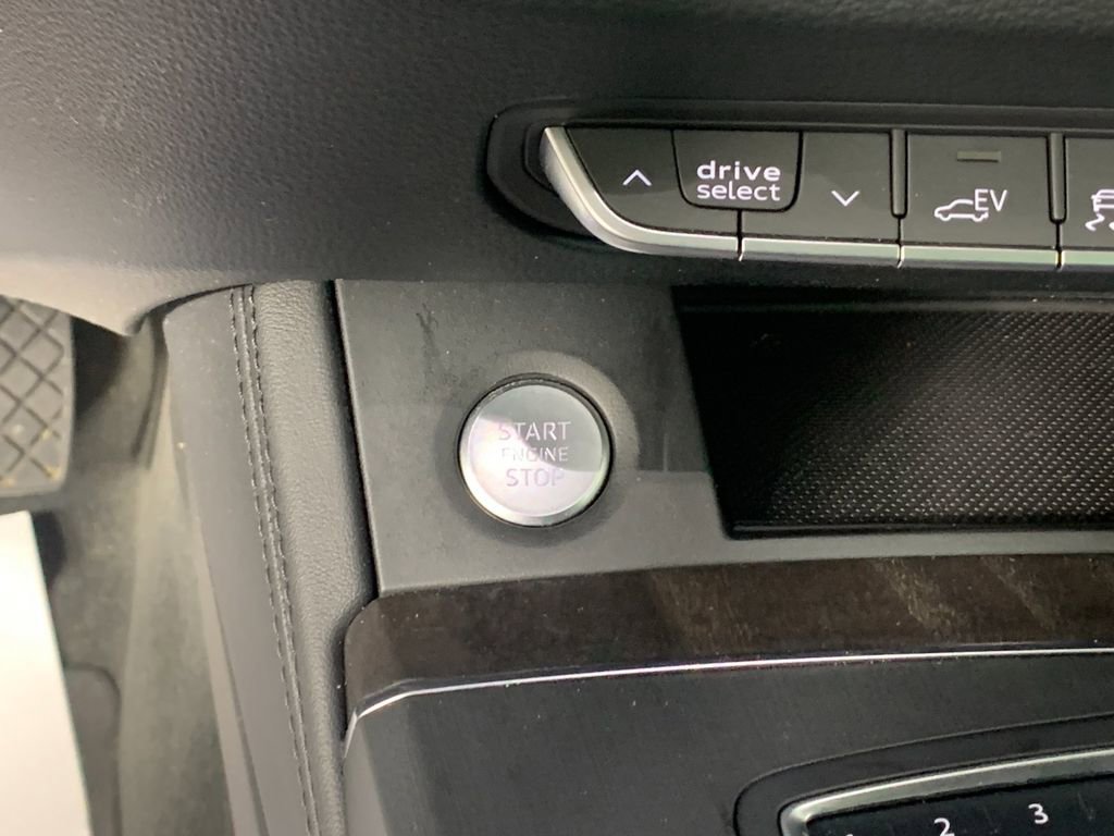 Used 2020 Audi Q5 e Premium Plus image 18