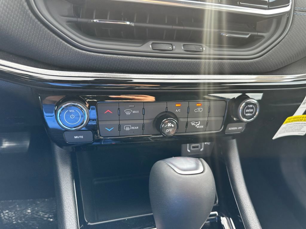 New 2026 Jeep Compass Latitude image 20