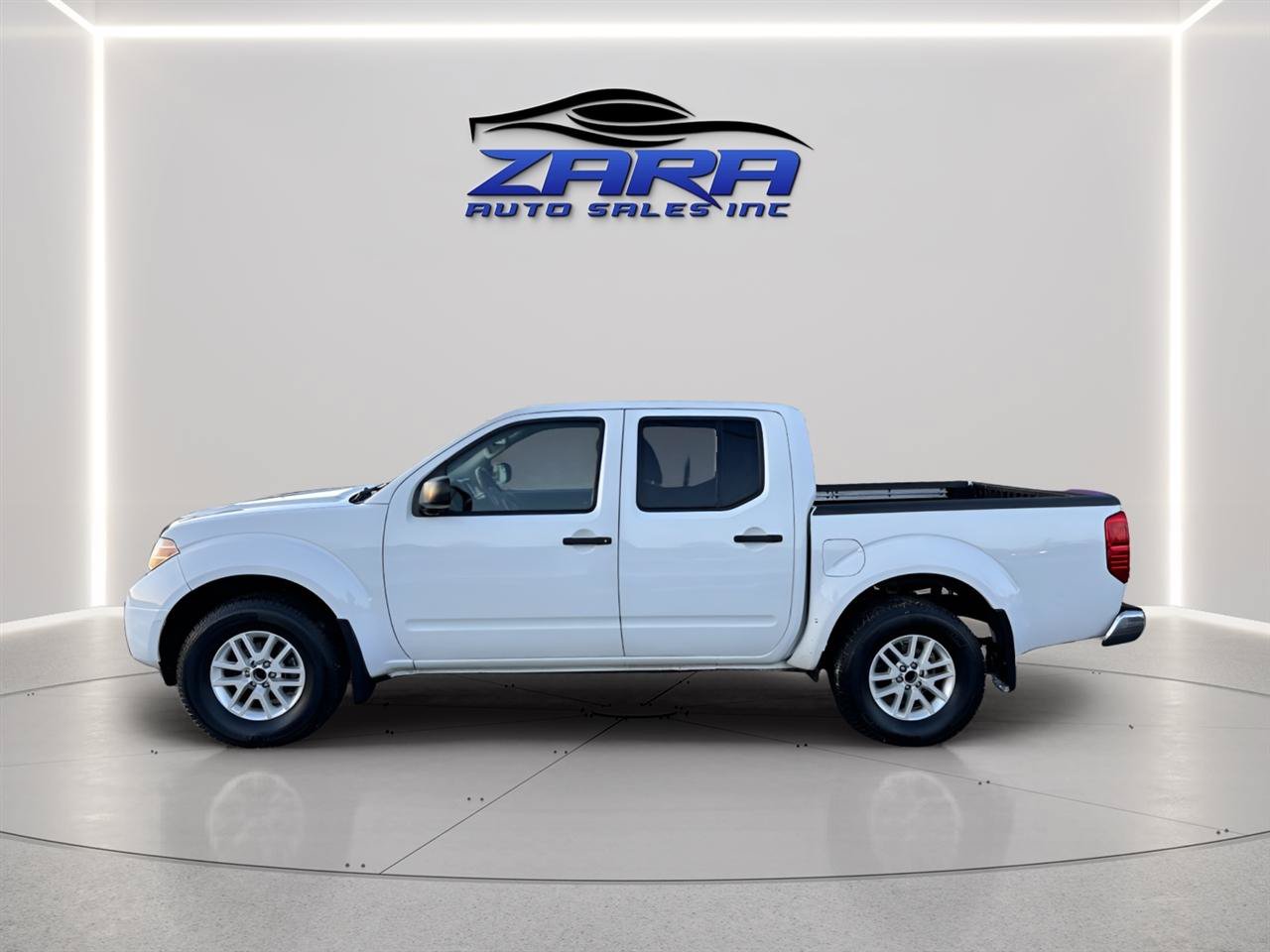 Used 2018 Nissan Frontier SV w/ Value Truck Package AWD/4WD image 3