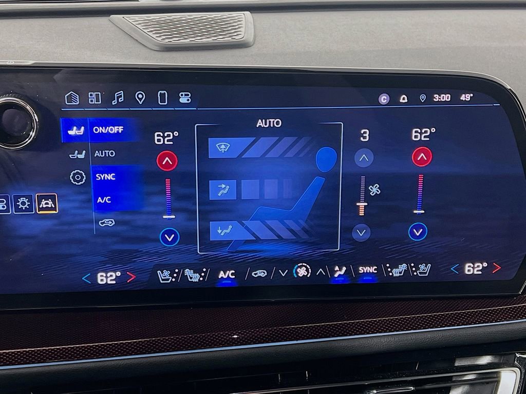 Used 2024 Chevrolet Traverse RS image 16