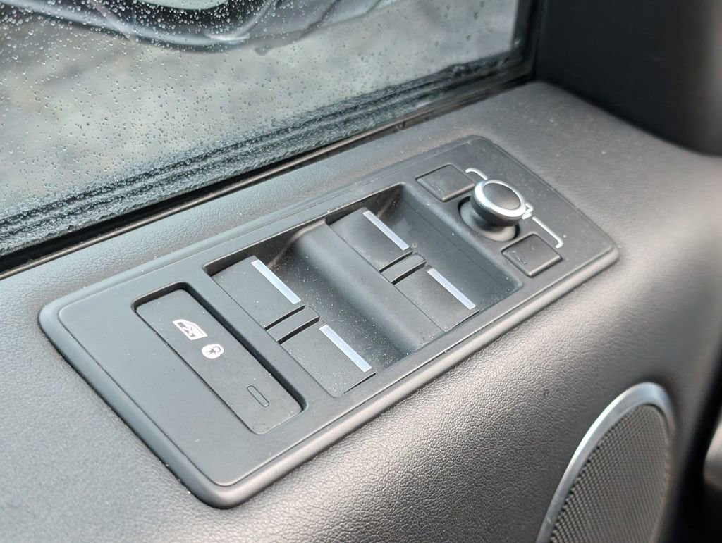 Used 2016 Land Rover Range Rover Sport Supercharged image 12