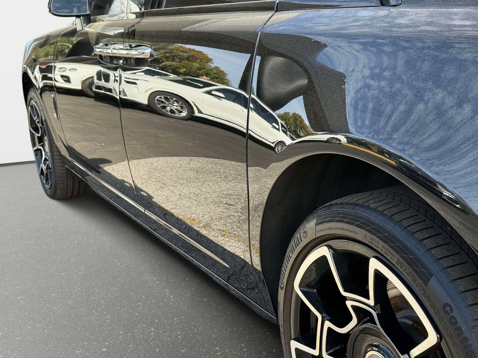 Used 2020 Rolls-Royce Ghost Black Badge image 14