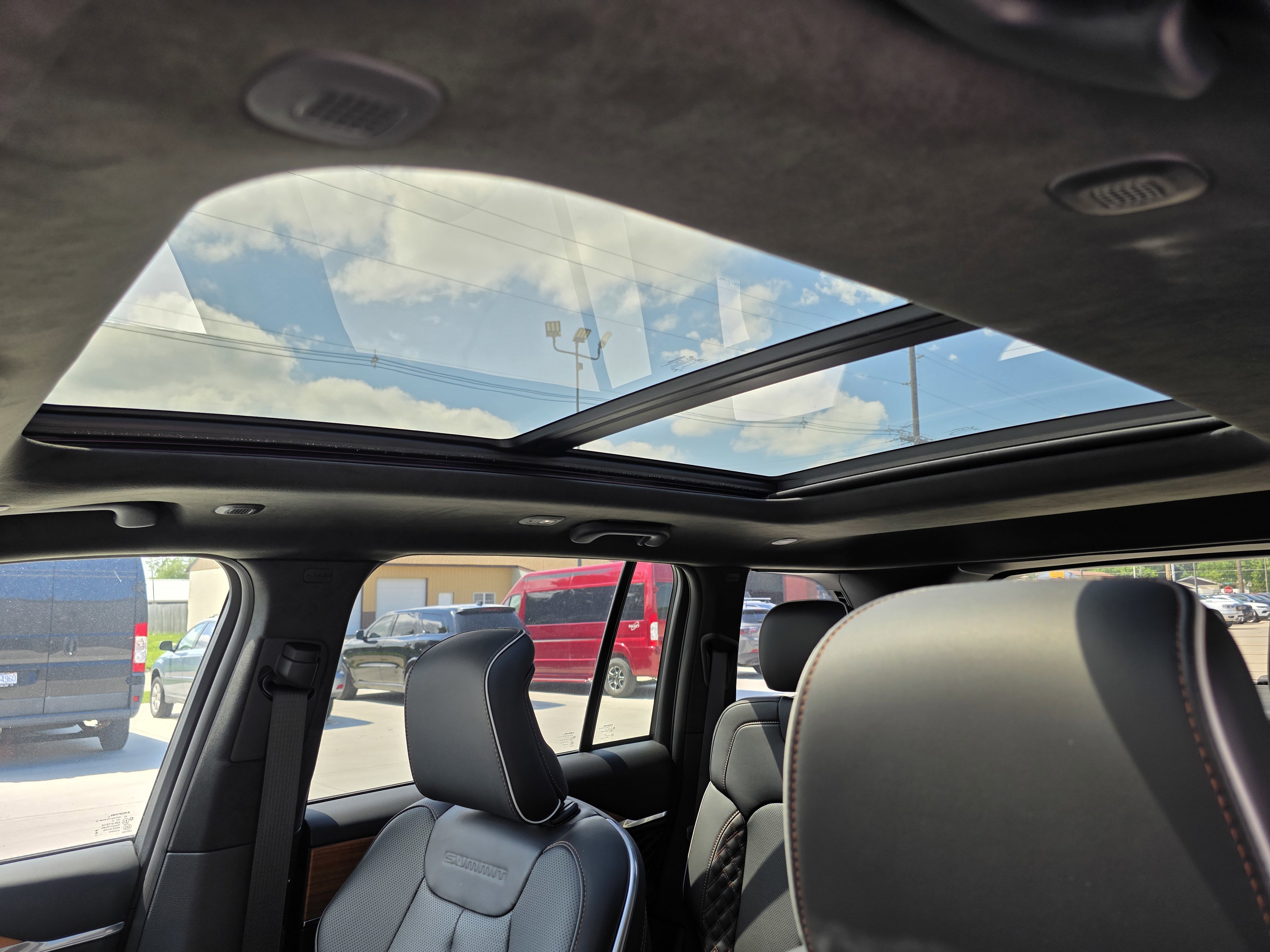 Used 2023 Jeep Grand Cherokee Summit image 30