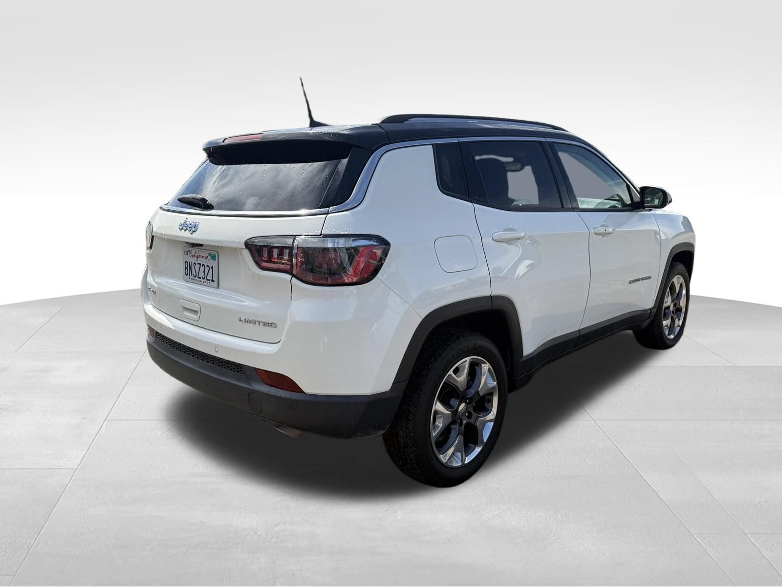 Used 2020 Jeep Compass Limited w/ Safety & Security Group AWD/4WD image 3