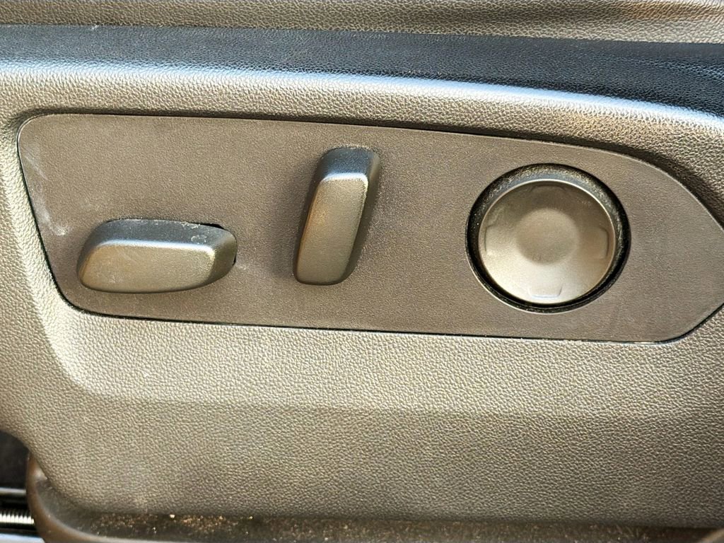 Used 2021 Chevrolet Tahoe Premier w/ Premium Package image 25