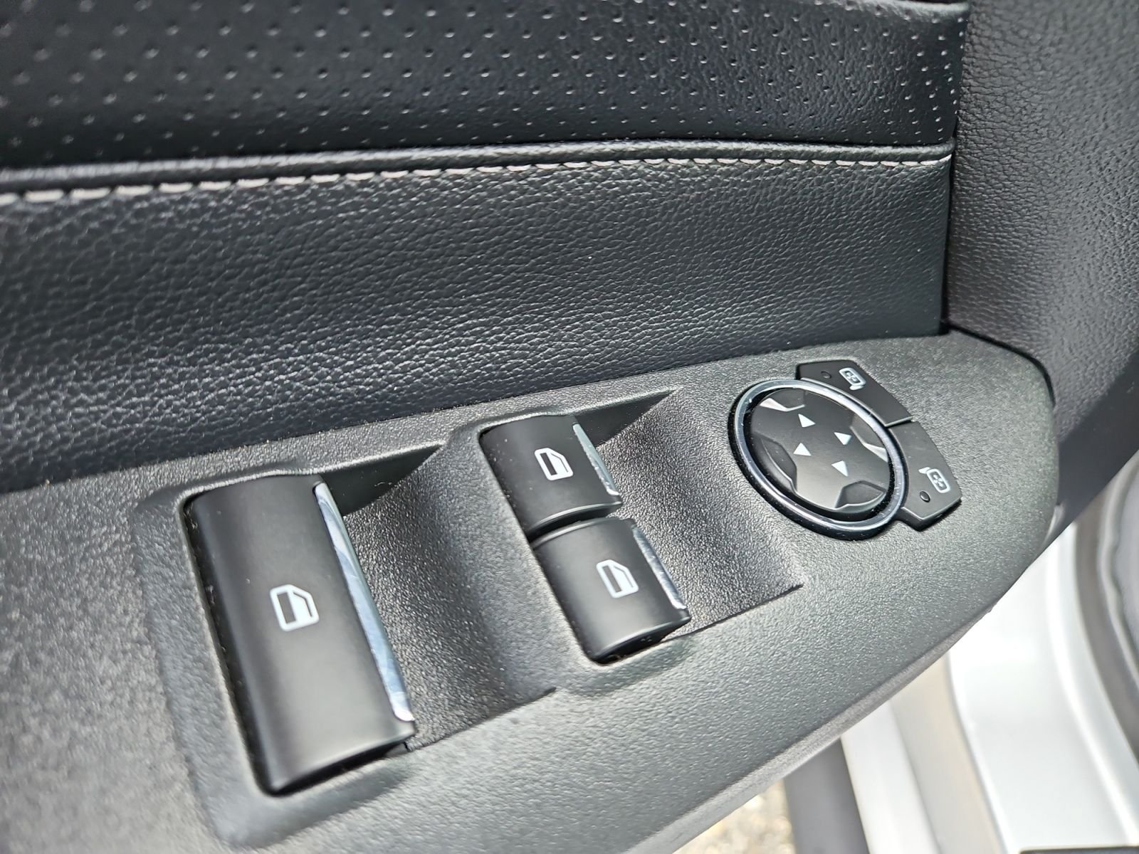 Used 2019 Ford Mustang GT Premium w/ Equipment Group 401A RWD image 21