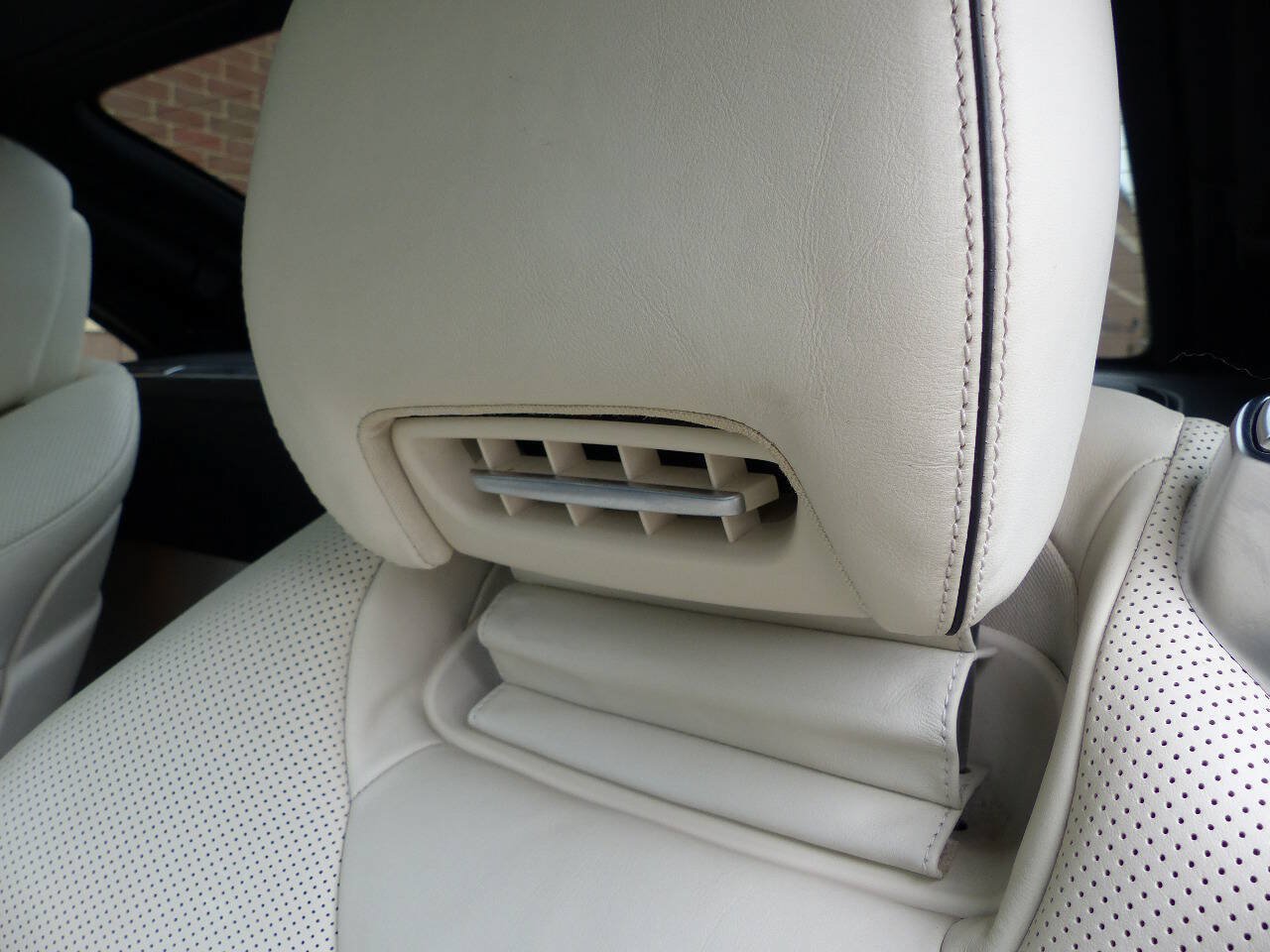 Used 2014 Mercedes-Benz SL 550 image 30
