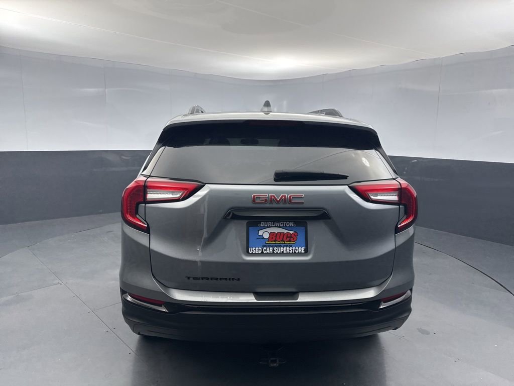 Used 2024 GMC Terrain SLE w/ Elevation Edition FWD image 4