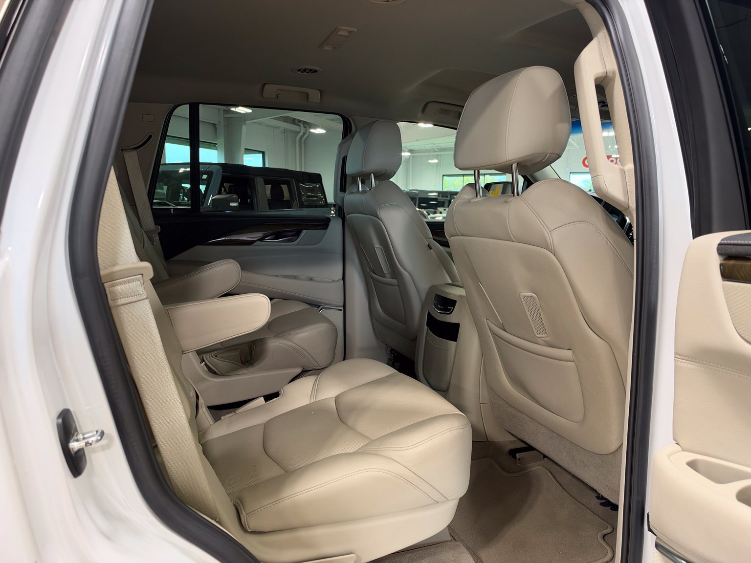 Used 2019 Cadillac Escalade 2WD image 37