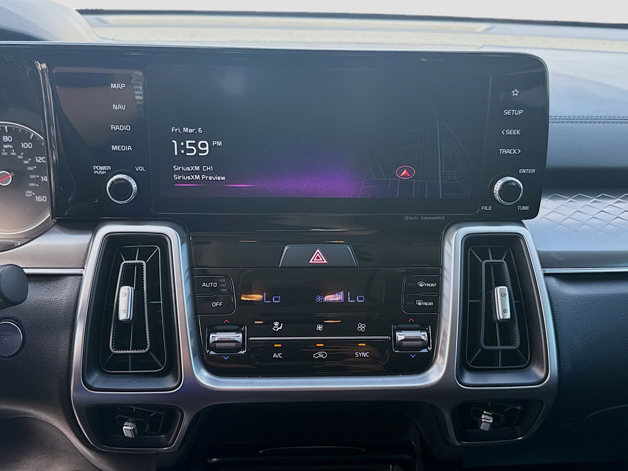 Used 2023 Kia Sorento S image 10